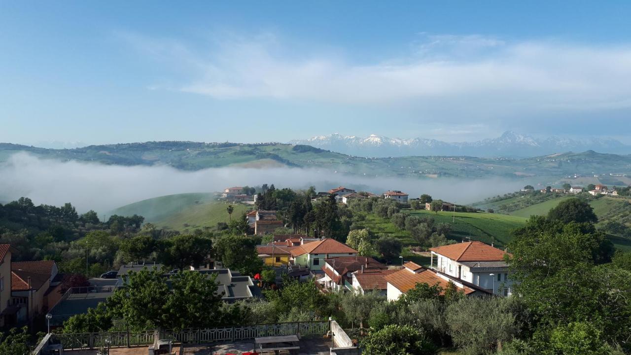 Bed And Breakfast La Pecora Rosa Sant'Omero Εξωτερικό φωτογραφία