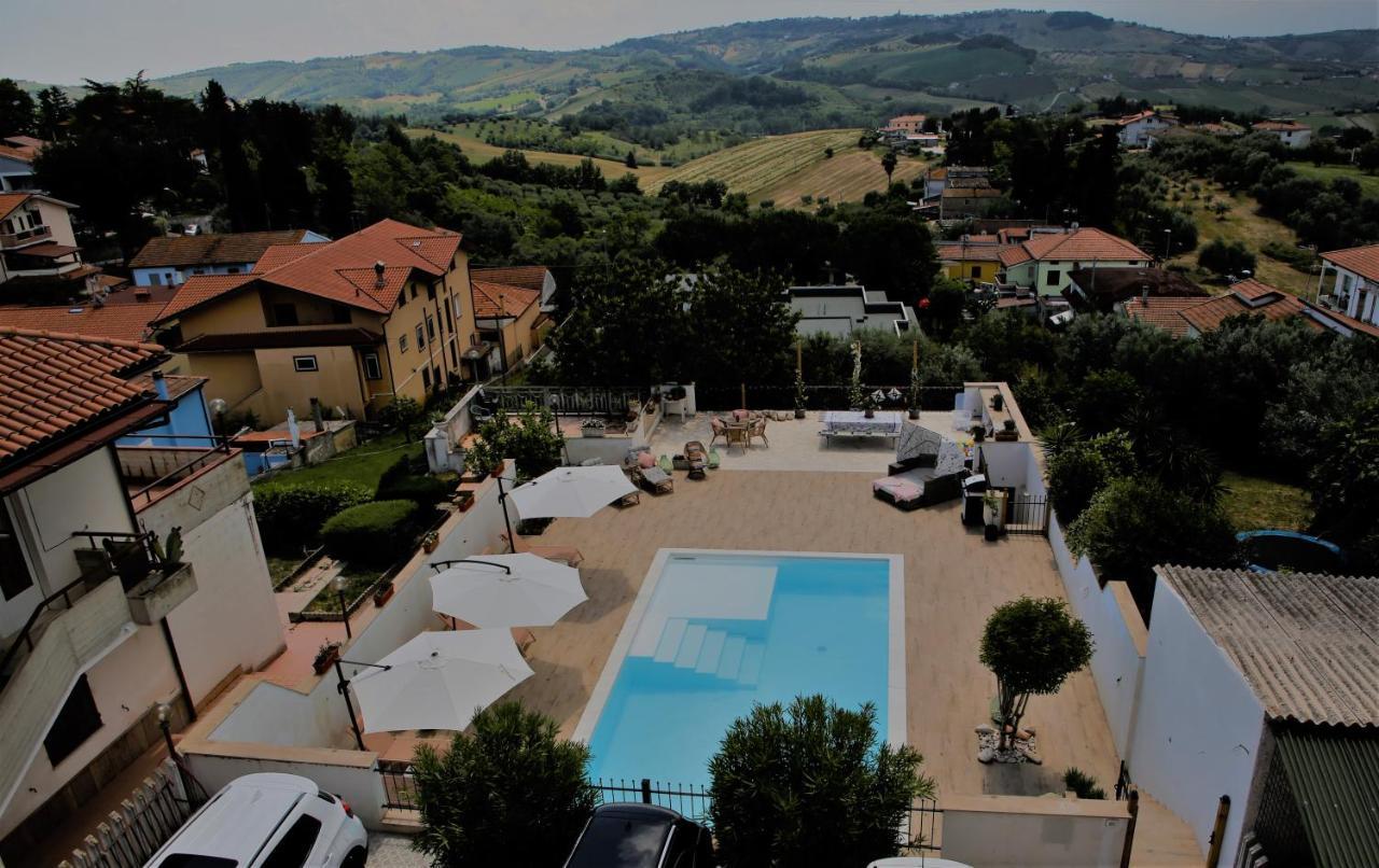 Bed And Breakfast La Pecora Rosa Sant'Omero Εξωτερικό φωτογραφία